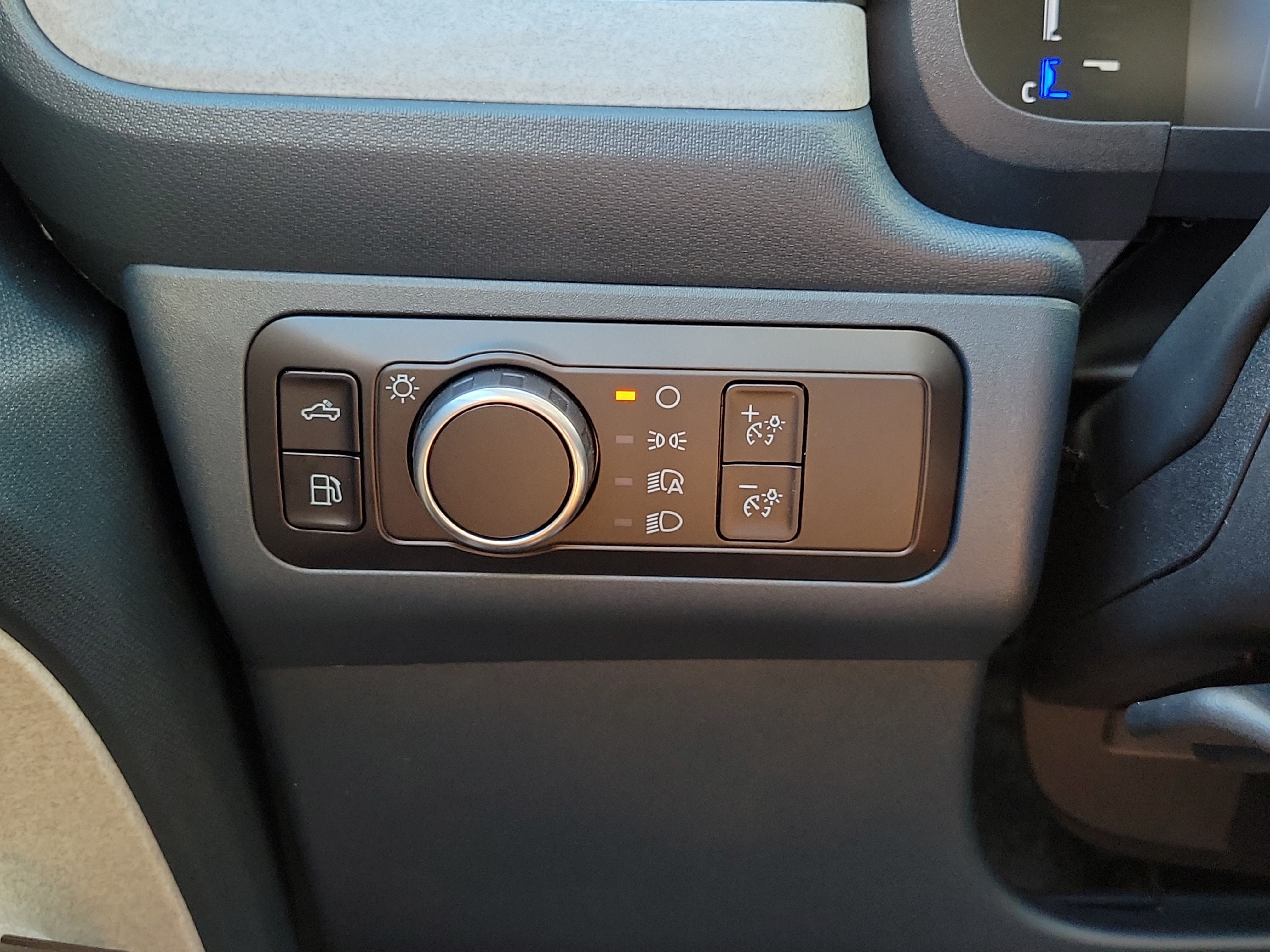 Certified 2025 Ford Maverick XLT FWD image 27