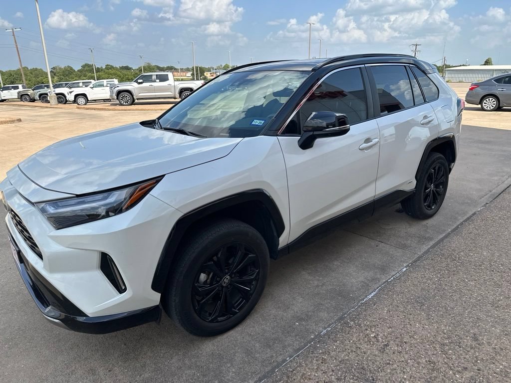 Used 2022 Toyota RAV4 XSE AWD/4WD image 3