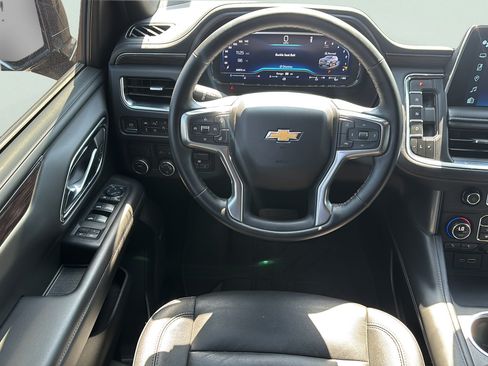 Used 2024 Chevrolet Tahoe LT w/ LT Signature Package RWD image 18