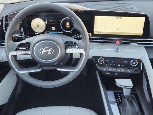 New 2026 Hyundai Elantra Limited FWD image 27