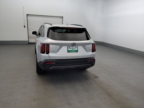 Used 2021 Kia Sorento S w/ Panoramic Sunroof Package AWD/4WD image 6