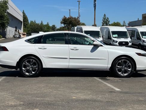 Used 2023 Honda Accord EX image 9