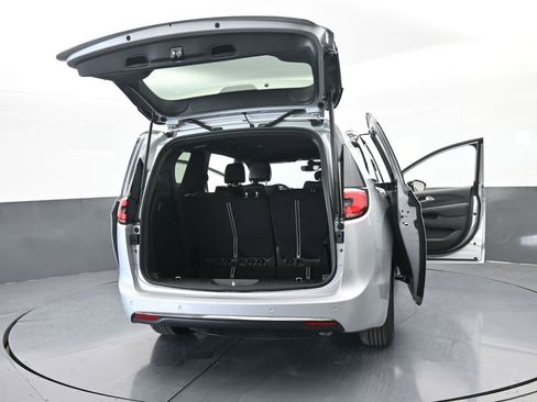 New 2026 Chrysler Pacifica Select image 72