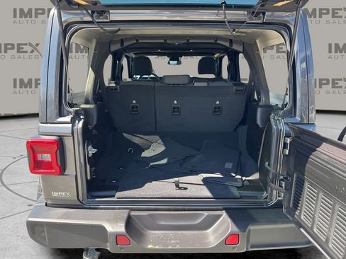 Used 2025 Jeep Wrangler Unlimited Sahara w/ Safety Group image 27