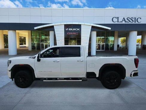Used 2025 GMC Sierra 2500 Denali w/ Denali Reserve Package AWD/4WD image 5