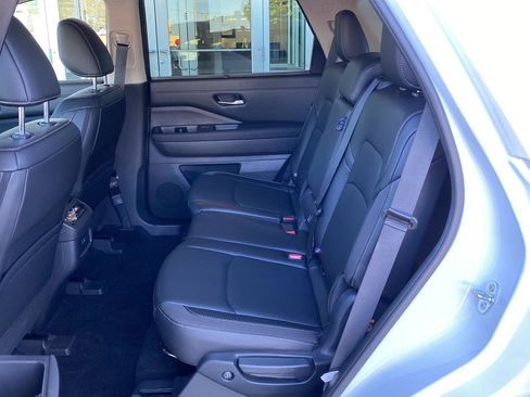 Certified 2025 Nissan Pathfinder SL FWD image 20