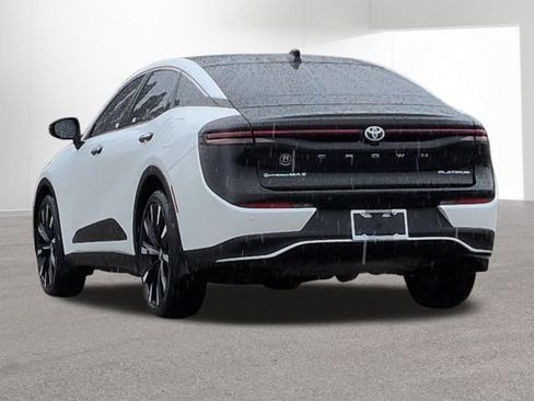 Certified 2024 Toyota Crown Platinum image 8