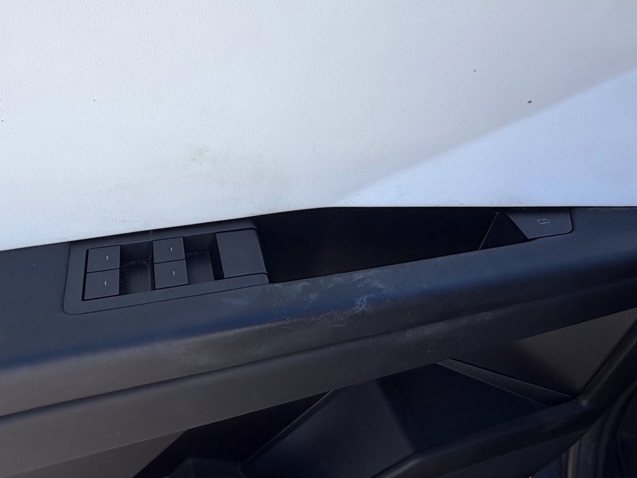 Used 2024 Tesla Cybertruck AWD Crew Cab image 5