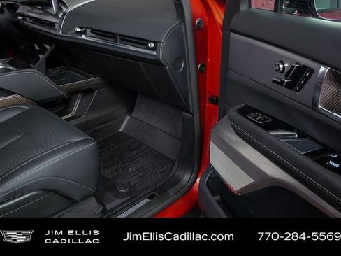 Certified 2026 Cadillac Vistiq Sport w/ LPO, Floor Liner Package image 23