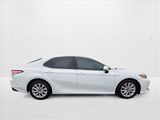 Used 2020 Toyota Camry LE image 4