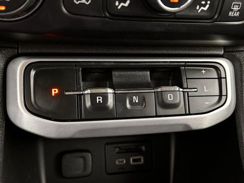 Used 2021 GMC Acadia SLT w/ Elevation Edition image 21