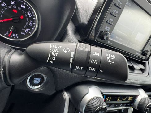 Used 2022 Toyota RAV4 XLE image 30