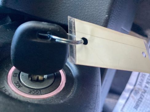 Used 2022 Toyota Camry SE image 33