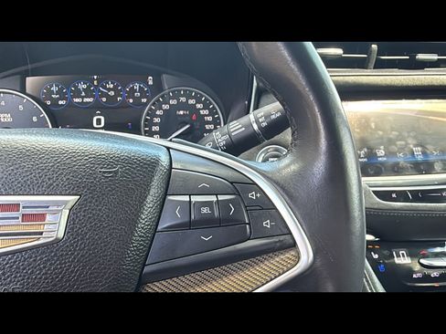 Used 2017 Cadillac XT5 Platinum image 15