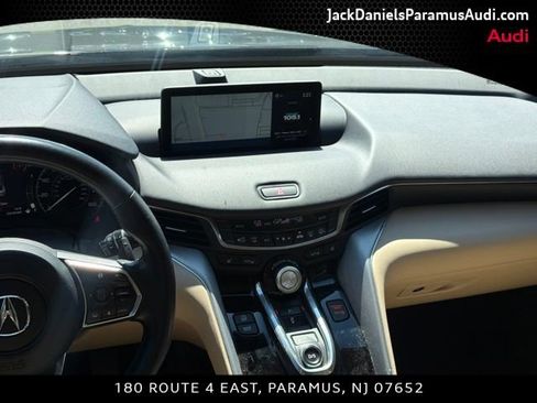 Used 2023 Acura TLX w/ Technology Package FWD image 9