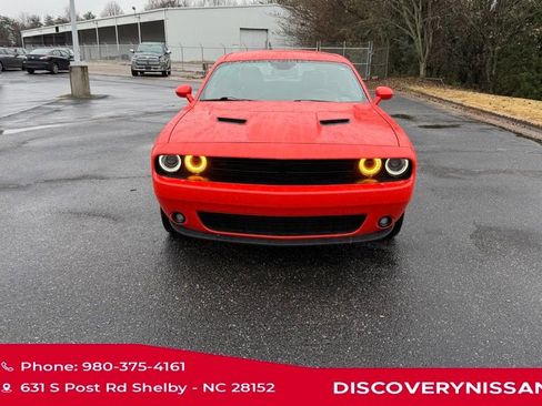 Used 2023 Dodge Challenger SXT w/ Plus Package image 4