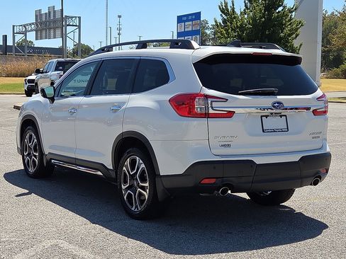 Used 2024 Subaru Ascent Touring w/ Popular Package #2 AWD/4WD image 4