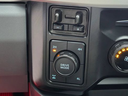 Used 2025 Ford F250 XLT w/ Black Appearance Package AWD/4WD image 19