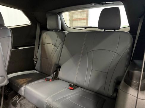 Used 2022 Buick Enclave Essence w/ Experience Buick Package image 38