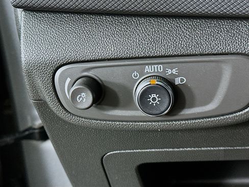 Used 2025 Chevrolet TrailBlazer LT image 16