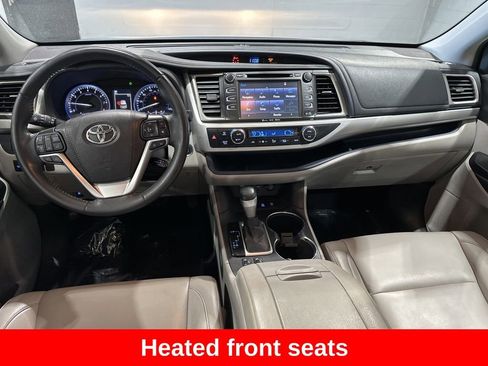 Used 2019 Toyota Highlander XLE AWD/4WD image 9