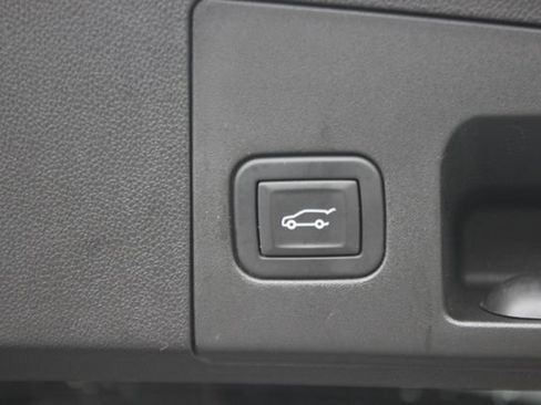 Used 2024 Cadillac XT4 Premium Luxury w/ Cold Weather Package AWD/4WD image 26