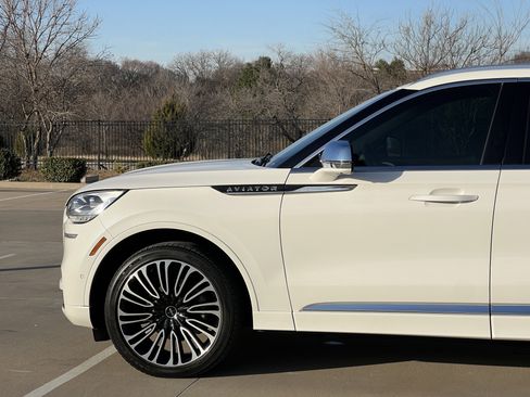 Used 2022 Lincoln Aviator Black Label w/ Class IV Trailer Tow Package image 5