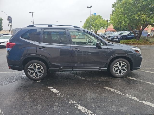 Used 2019 Subaru Forester Premium AWD/4WD image 4