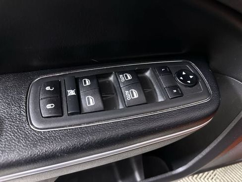 Used 2021 Chrysler 300 Touring RWD image 24
