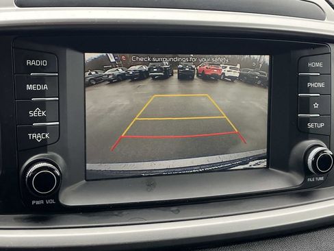 Used 2019 Kia Sorento L image 32