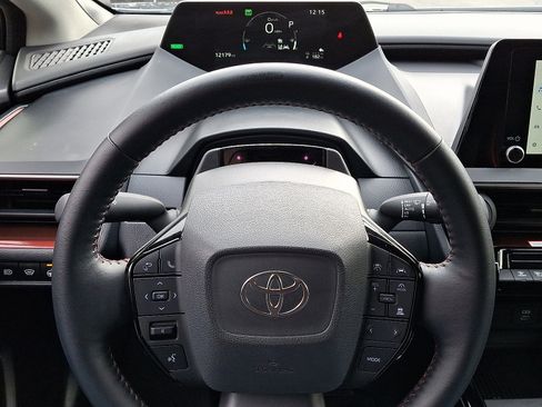 Used 2024 Toyota Prius Prime SE image 18