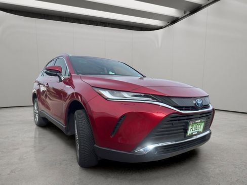 Used 2021 Toyota Venza XLE w/ Softex Package image 4