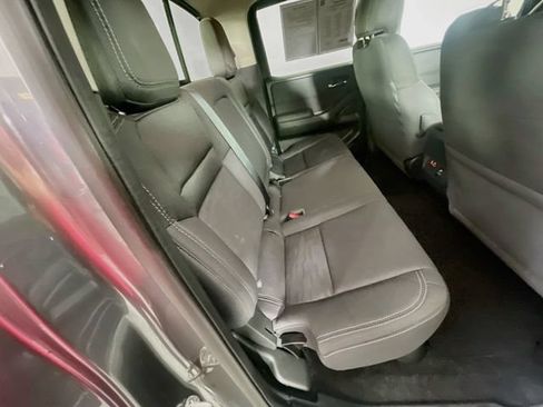 Used 2024 Nissan Frontier SV w/ SV Convenience Package RWD image 27