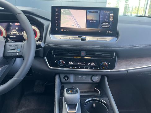 New 2026 Nissan Rogue Platinum AWD/4WD image 18