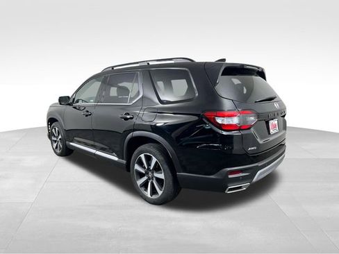 Used 2024 Honda Pilot Touring image 4
