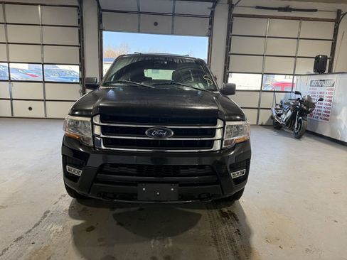 Used 2015 Ford Expedition EL XLT image 3