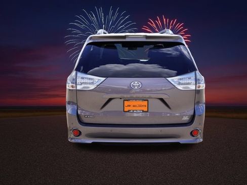 Used 2019 Toyota Sienna SE Premium w/ Carpet Mat Package AWD/4WD image 6