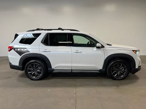 Used 2023 Honda Pilot Elite image 2