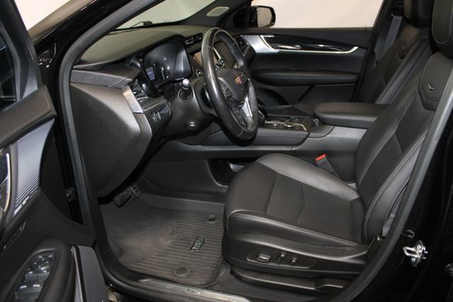 Certified 2023 Cadillac XT5 Premium Luxury w/ LPO, Floor Liner Package AWD/4WD image 7