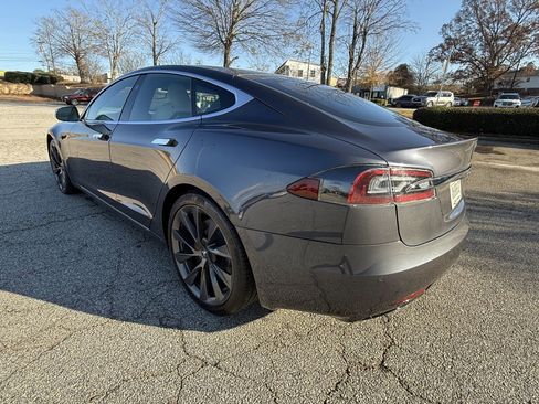 Used 2020 Tesla Model S Long Range Plus image 7