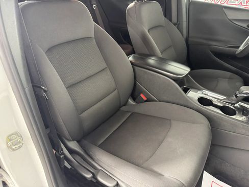 Used 2022 Chevrolet Malibu LT image 34