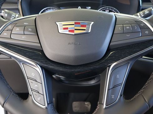 Used 2025 Cadillac XT5 Premium Luxury image 21