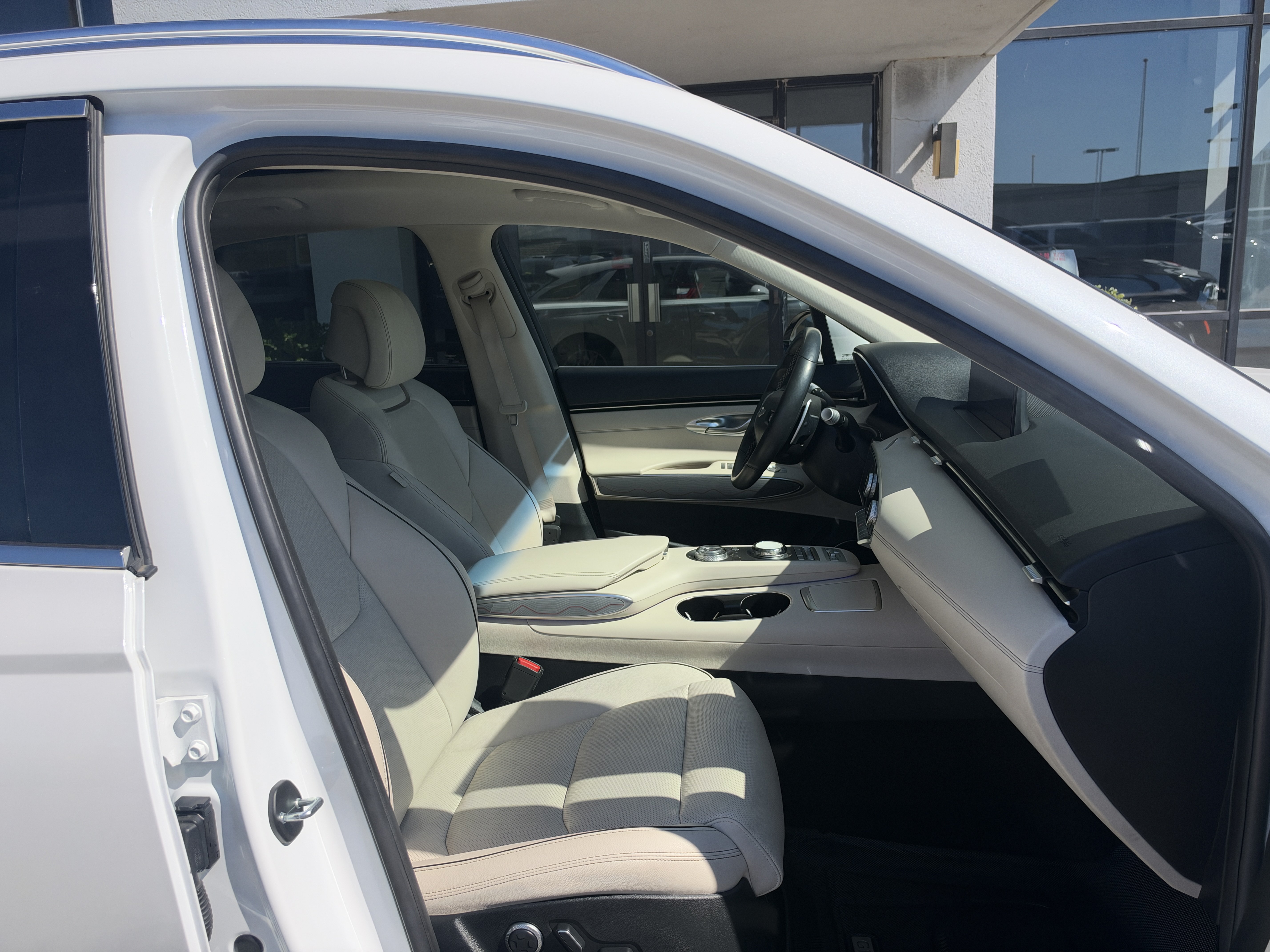 Used 2022 Genesis GV70 2.5T w/ Advanced Package AWD/4WD image 23