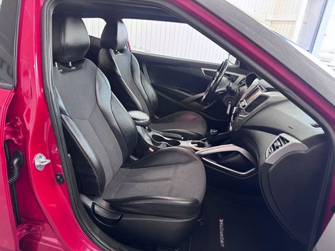 Used 2016 Hyundai Veloster Coupe 3D w/ Option Group 02 image 10