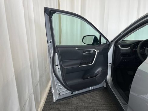 Used 2024 Toyota RAV4 XLE AWD/4WD image 18
