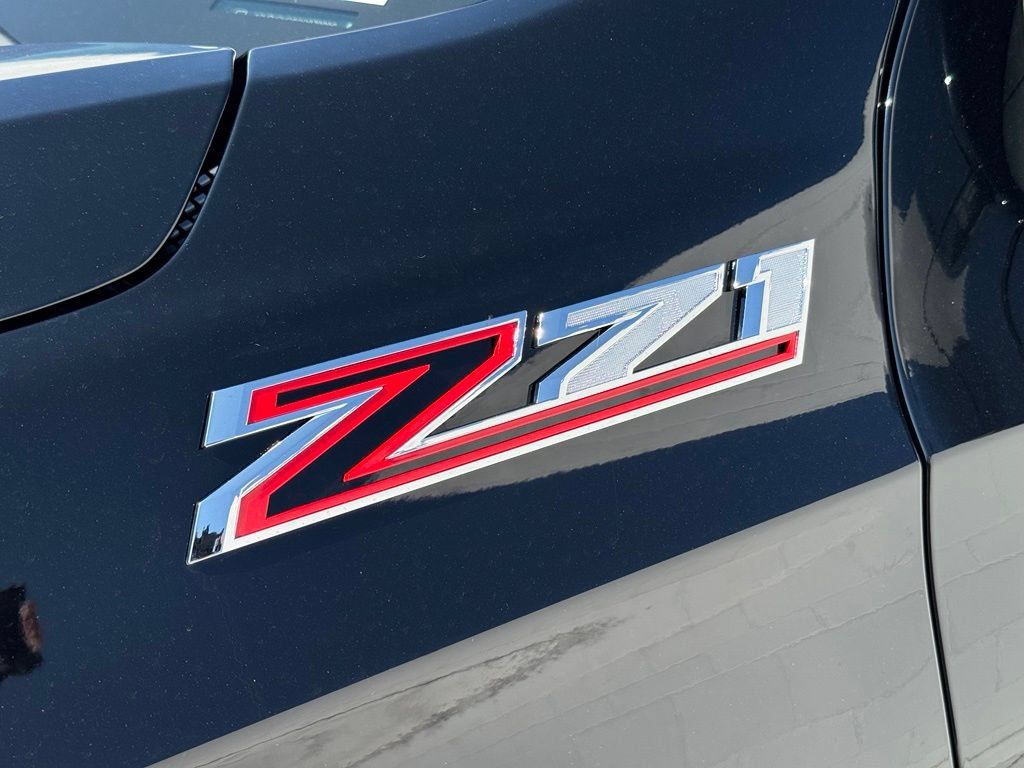 Used 2024 Chevrolet Suburban Z71 w/ Luxury Package AWD/4WD image 16