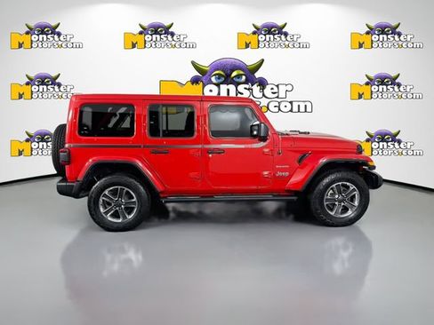 Used 2021 Jeep Wrangler Unlimited Sahara w/ Uconnect 4C Nav & Sound Group AWD/4WD image 4