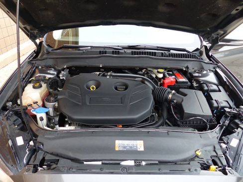 Used 2016 Ford Fusion Titanium image 16