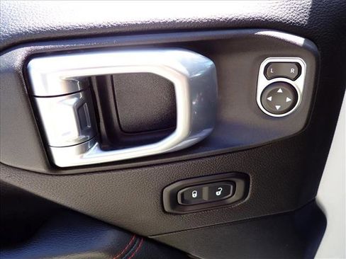 Used 2021 Jeep Gladiator Rubicon AWD/4WD image 13