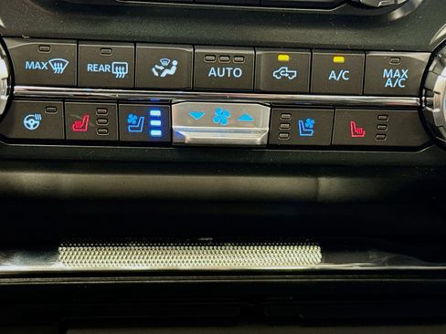 Used 2025 Ford F150 Lariat w/ Equipment Group 502A High AWD/4WD image 20